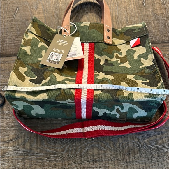 Green and Red Crossbody Bag with Bold Design - Picture 5 of 8